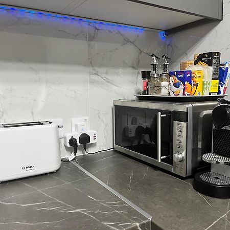 Modern Apartment Near Mckenzie Beach Larnaca Dış mekan fotoğraf